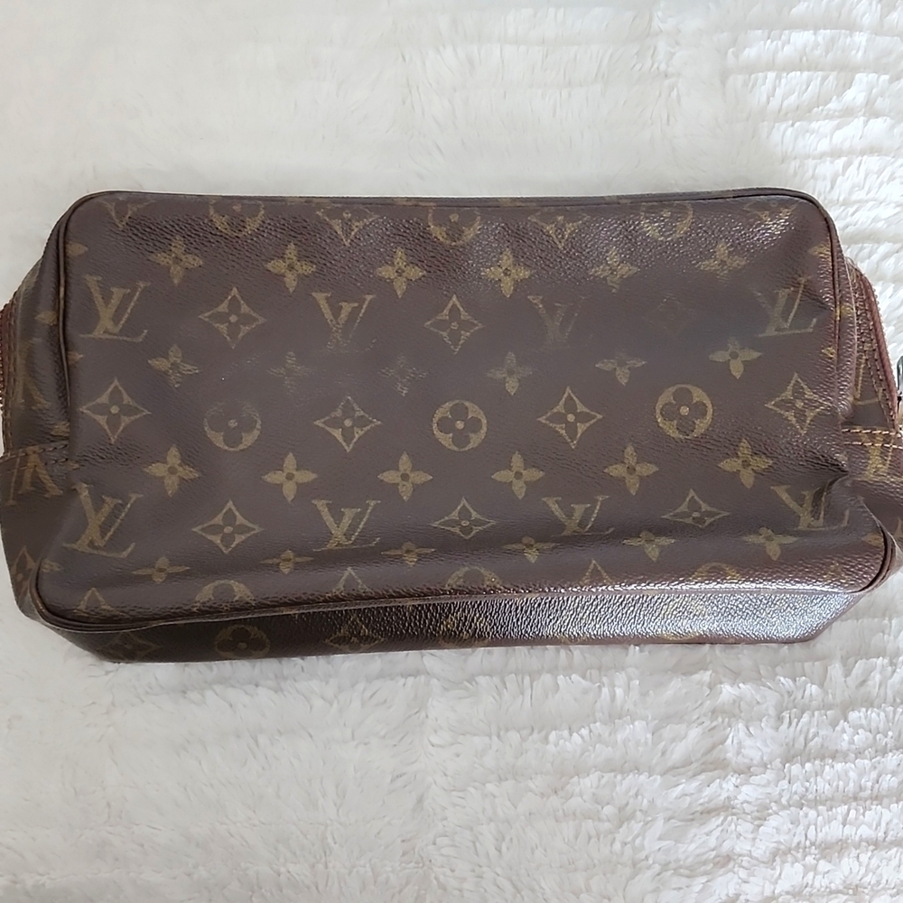 Louis Vuitton Toiletry Travel Bag - Picture 2 of 9